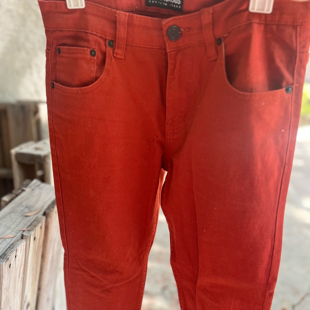victorious jeans burnt orange w32 L30 wore only for the photo shoot. They are 🔥